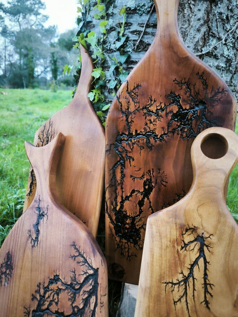Planches à découper artisanales avec motifs Lichtenberg